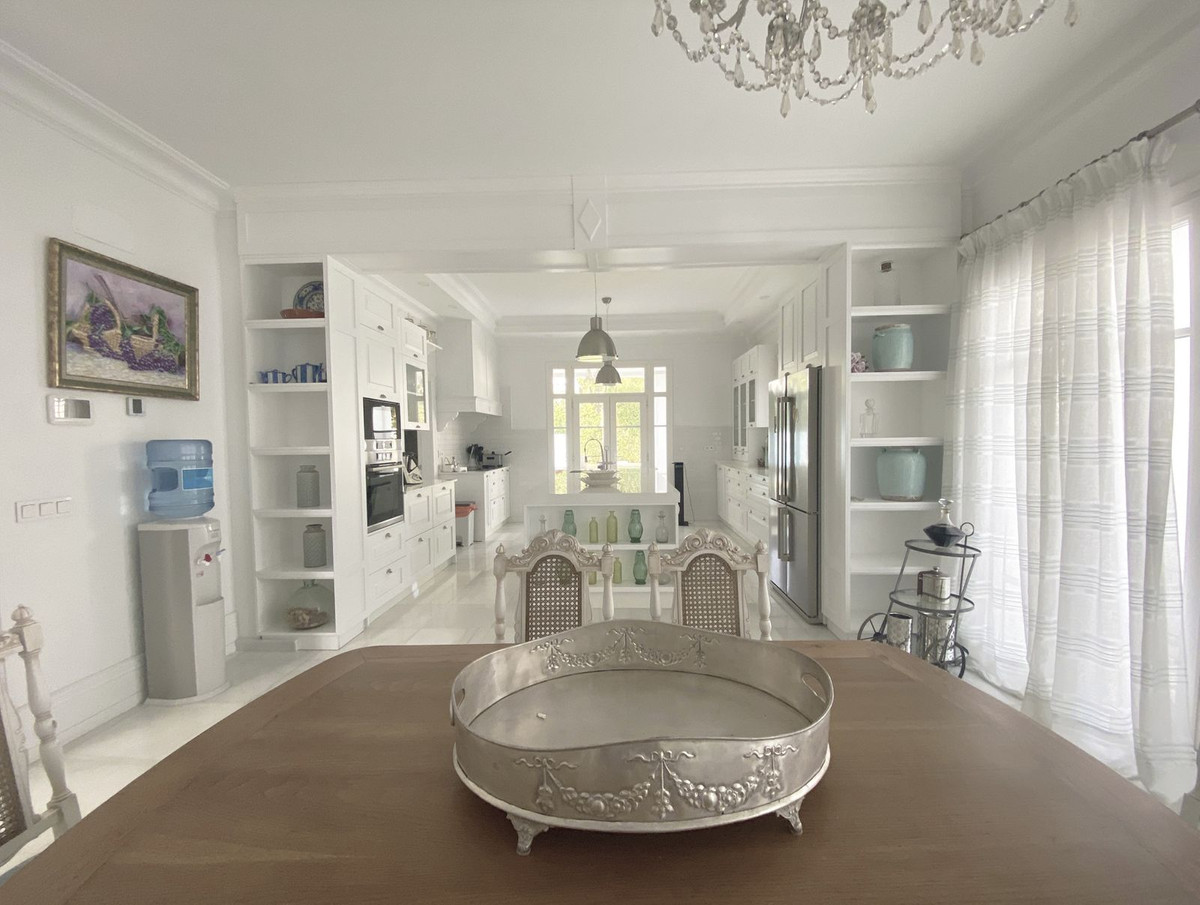 13 Bedroom Villa for Sale in Marbella — 9