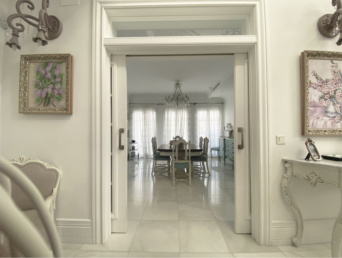 13 Bedroom Villa for Sale in Marbella — view 10