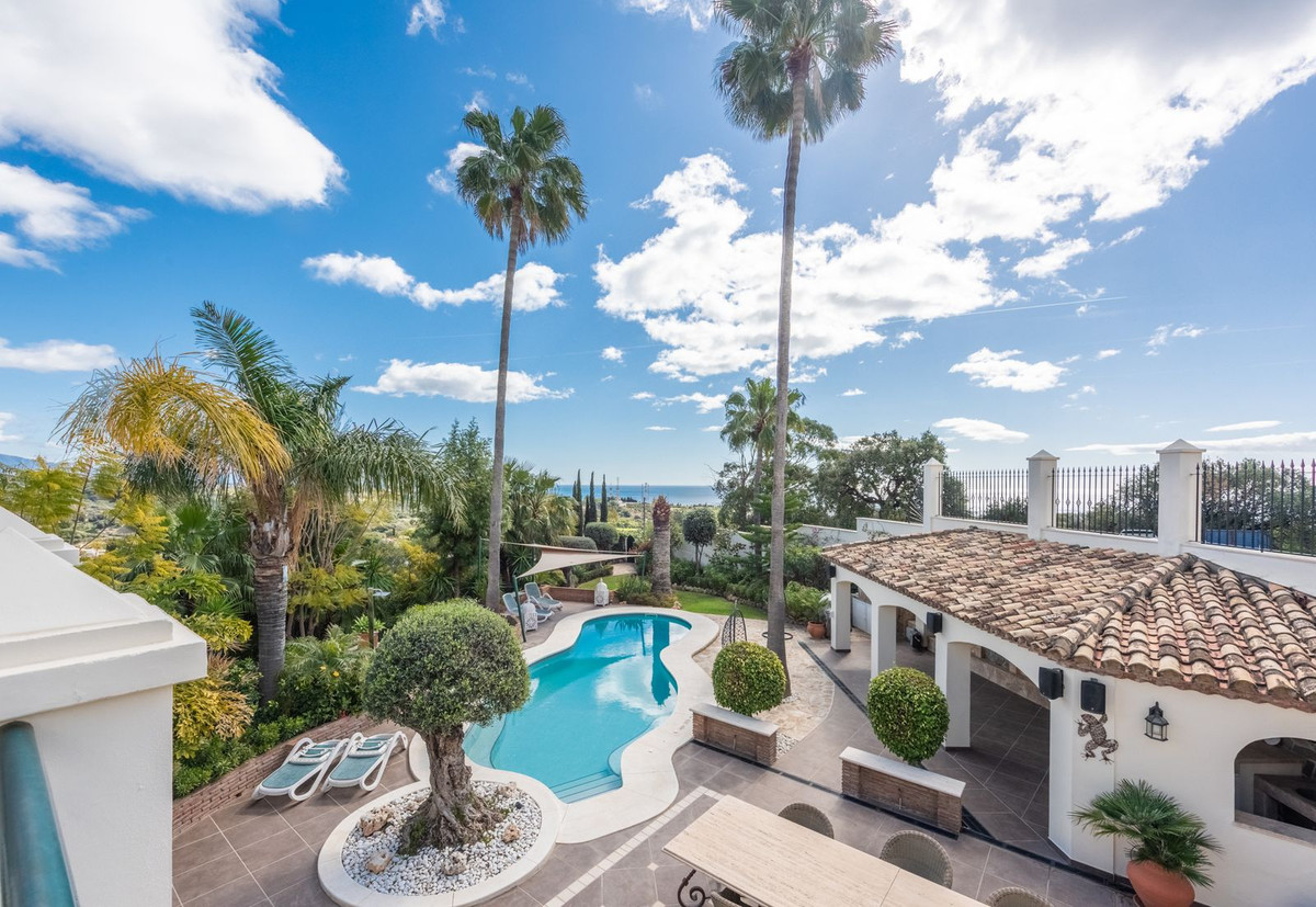6 Bedroom Villa for Sale in Estepona — 5