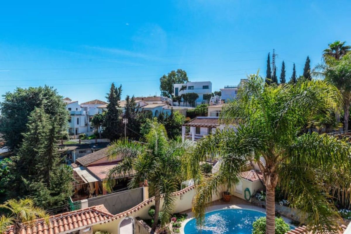 5 Bedroom Villa for Sale in Nueva Andalucía — 2