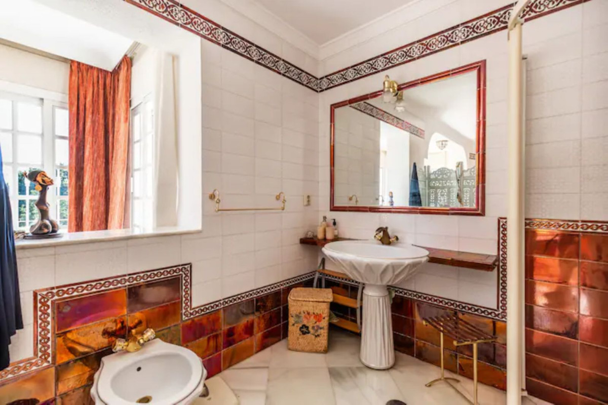 5 Bedroom Villa for Sale in Nueva Andalucía — view 10