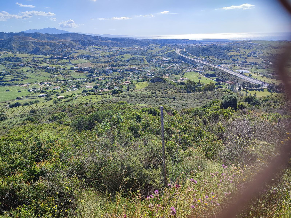 Plot for Sale in Estepona — 2