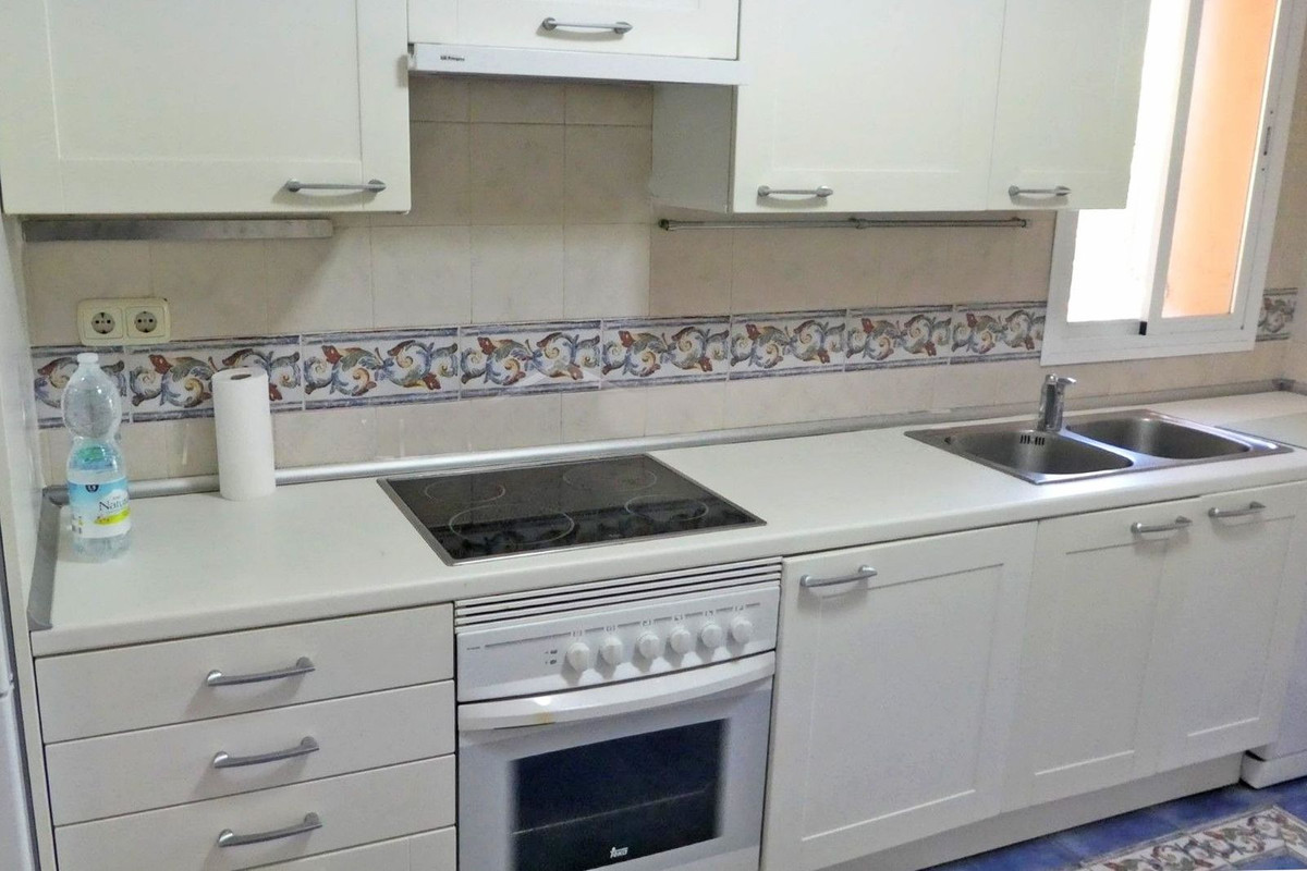 2 Bedroom Apartment for Sale in Guadalmina Baja — 7