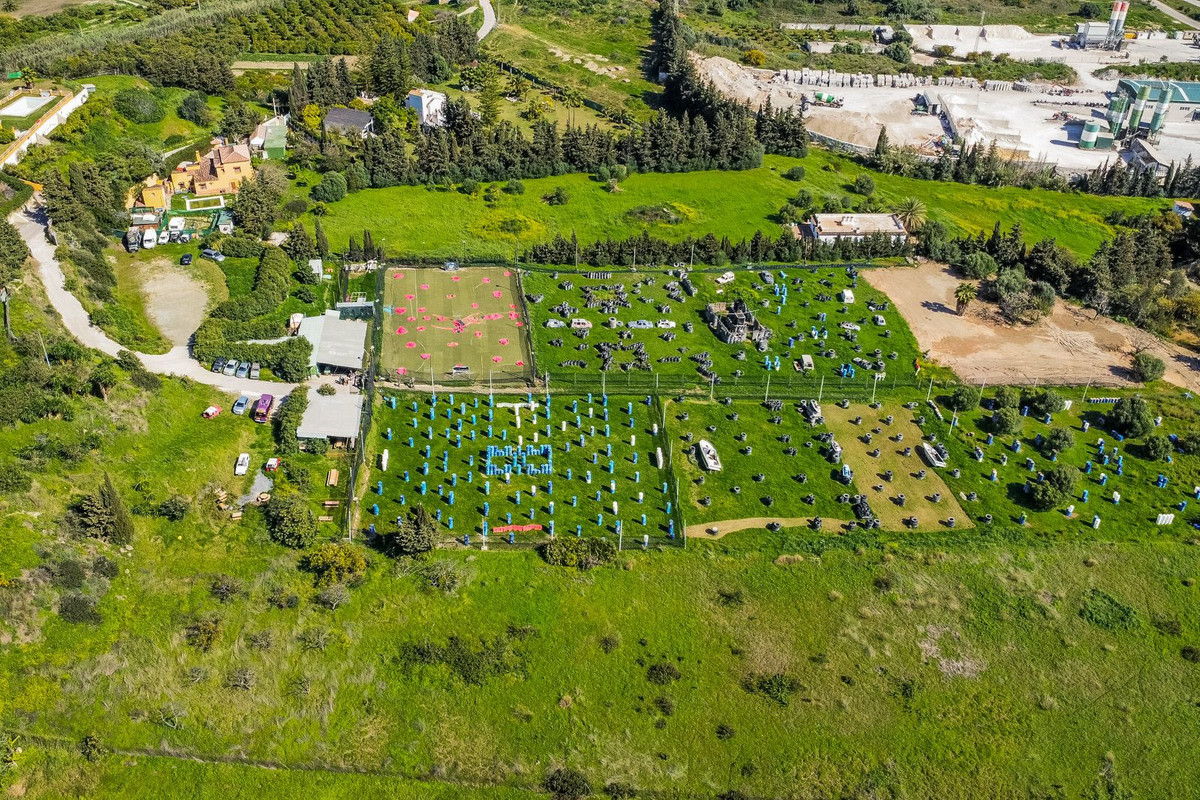 Plot for Sale in Estepona — 2