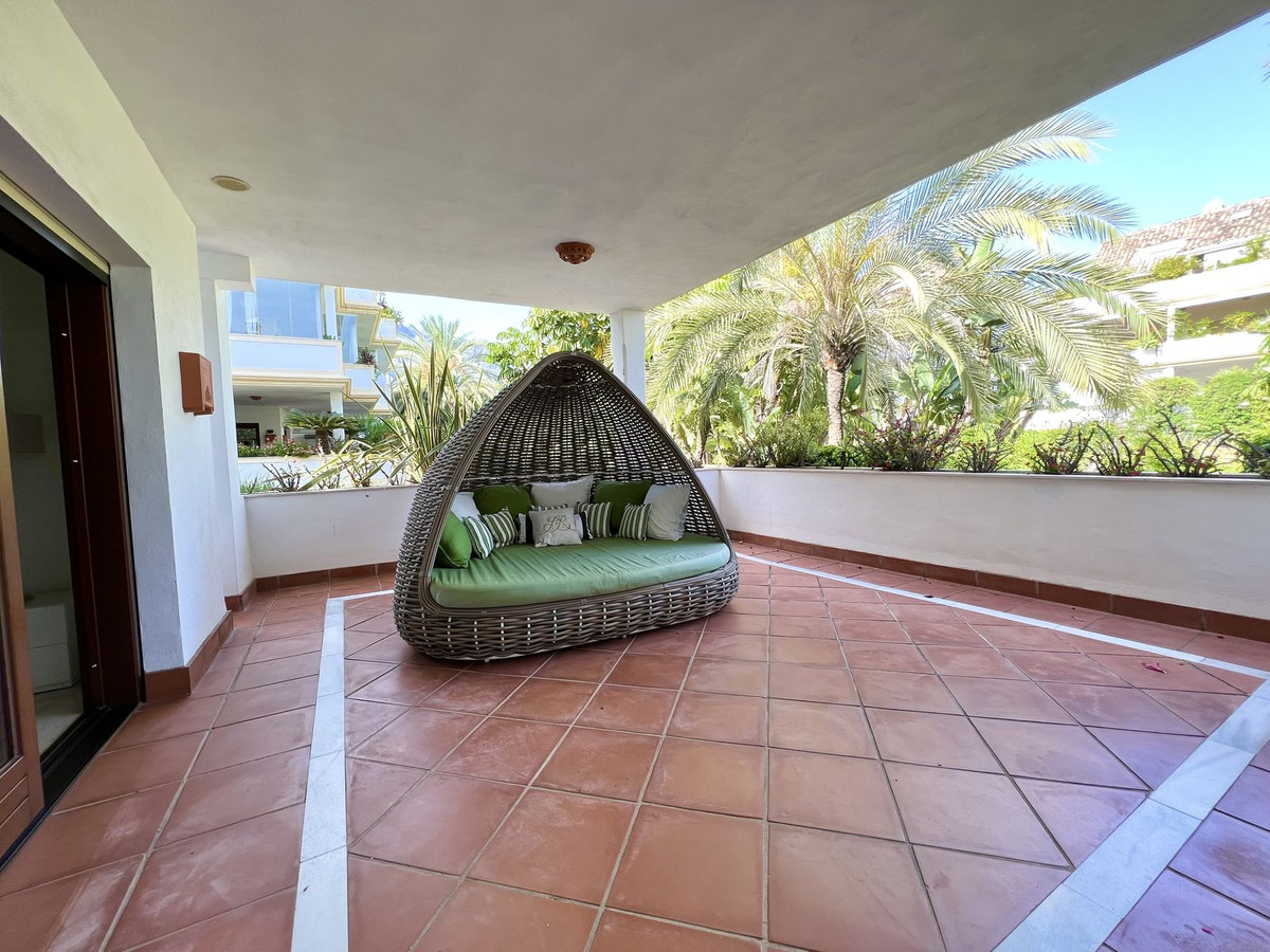 2 Bedroom Apartment for Sale in The Golden Mile — view 15