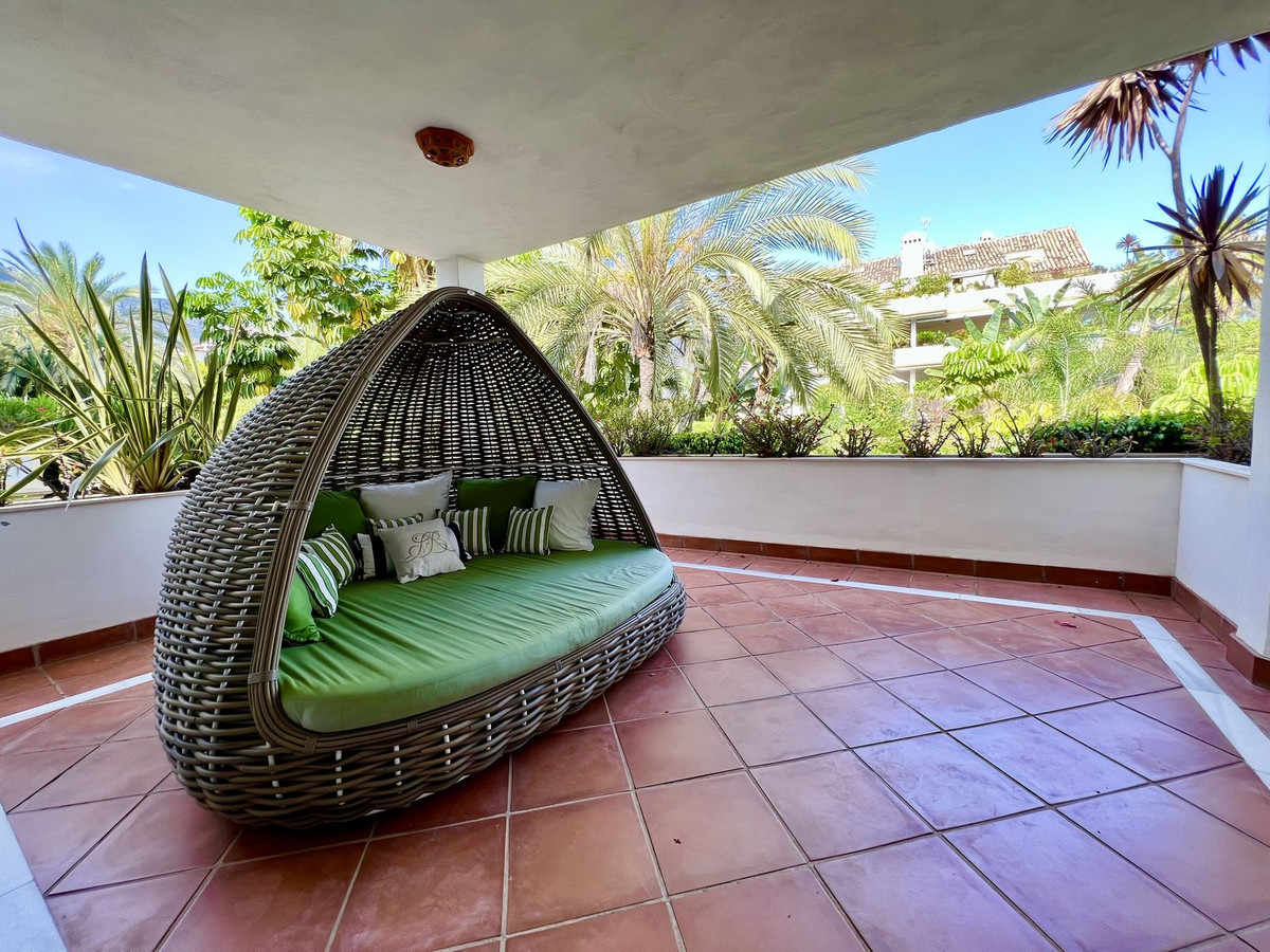 2 Bedroom Apartment for Sale in The Golden Mile — view 16