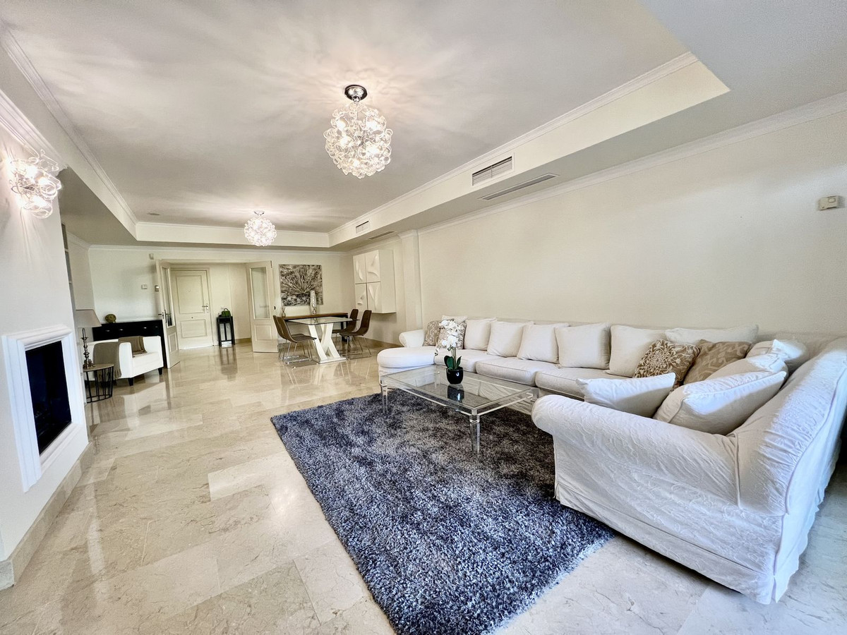 2 Bedroom Apartment for Sale in The Golden Mile — 5