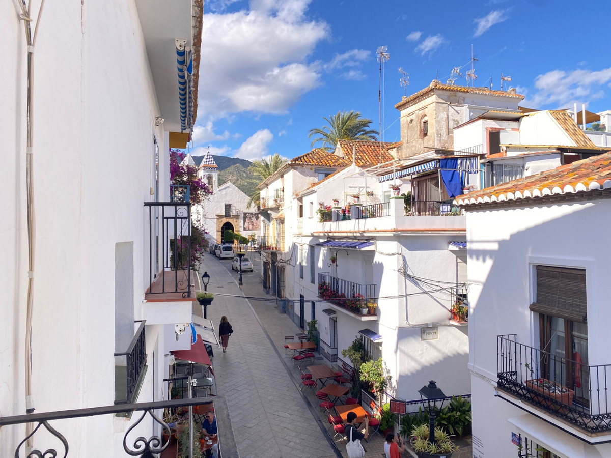 4 Bedroom Villa for Sale in Marbella — 2