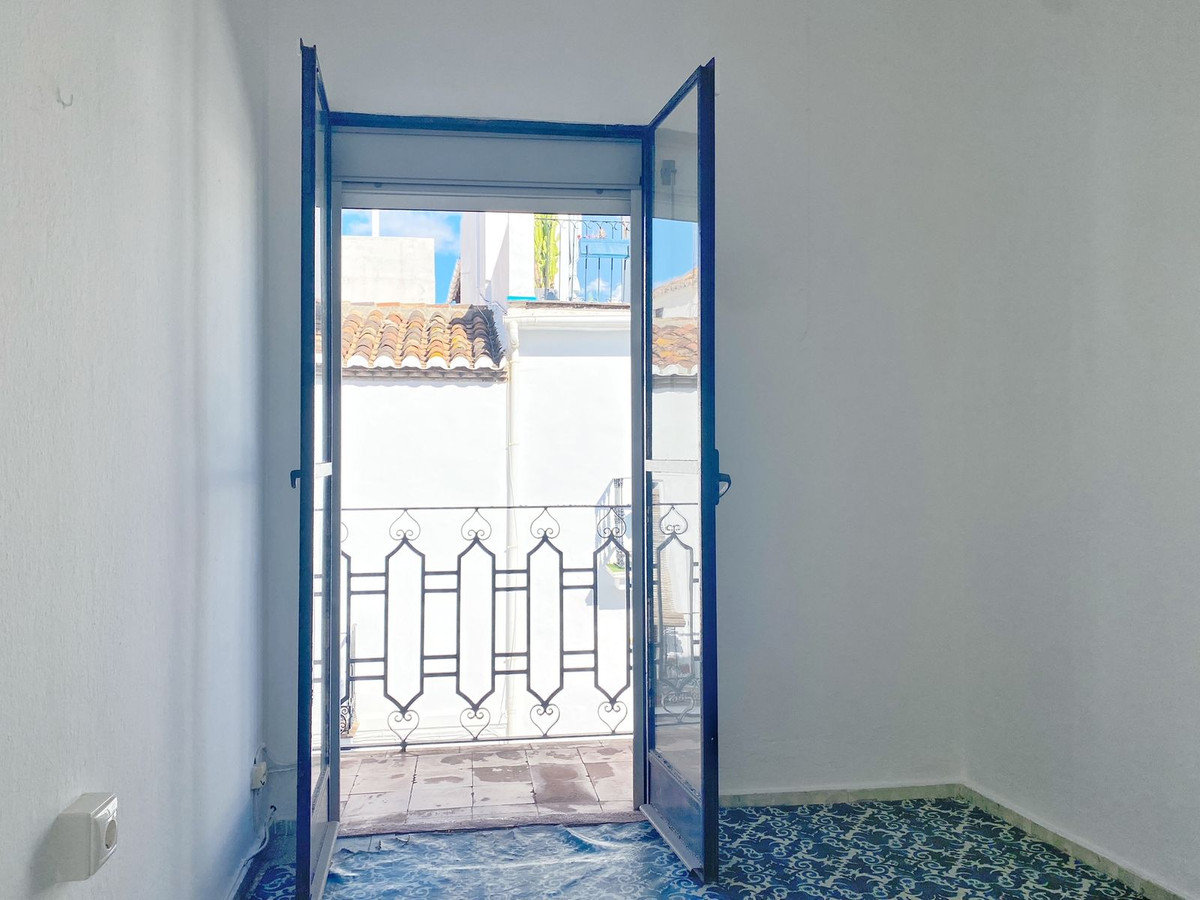4 Bedroom Villa for Sale in Marbella — 4