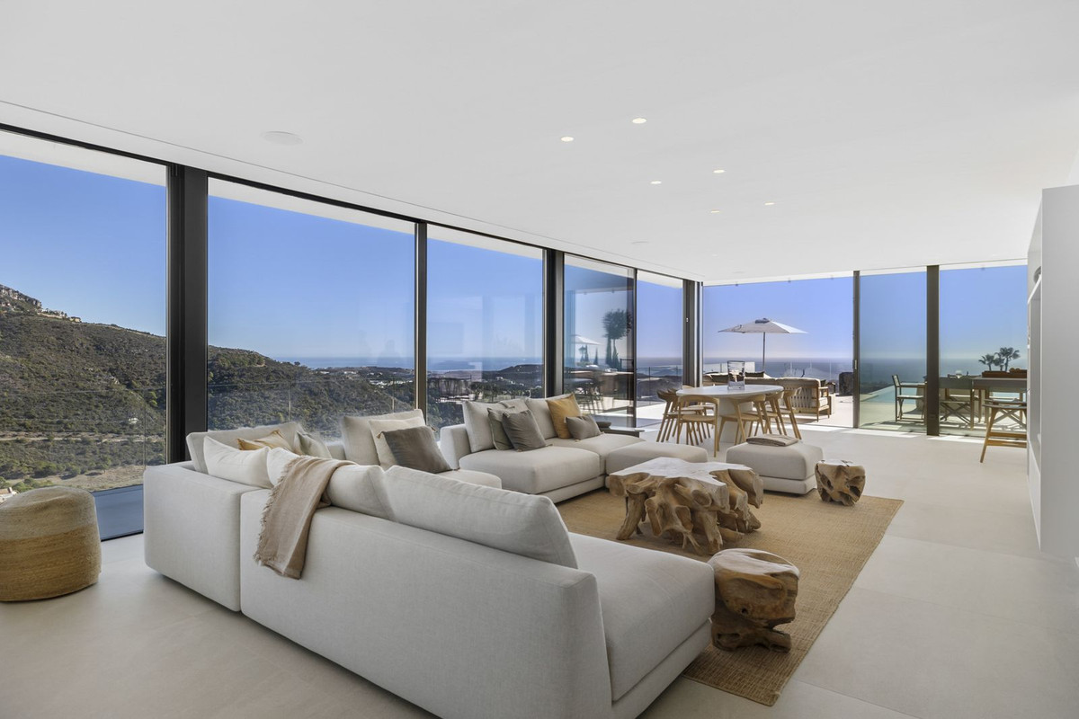 6 Bedroom Villa for Sale in Benahavís — view 14