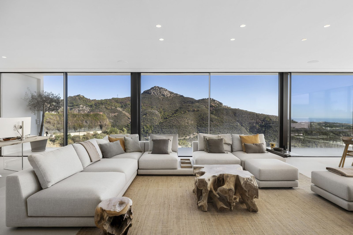6 Bedroom Villa for Sale in Benahavís — view 15