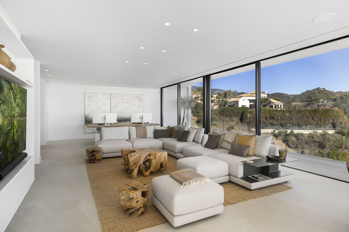 6 Bedroom Villa for Sale in Benahavís — view 19