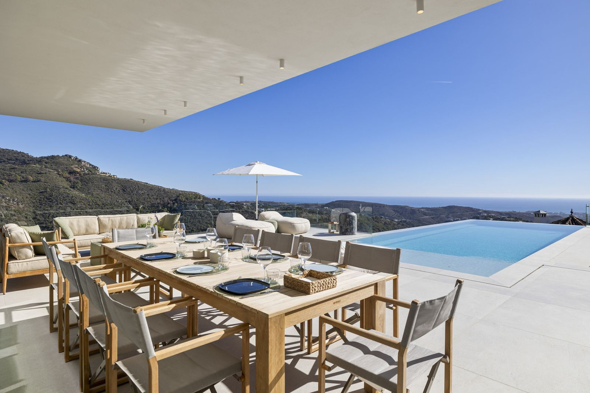 6 Bedroom Villa for Sale in Benahavís — 3
