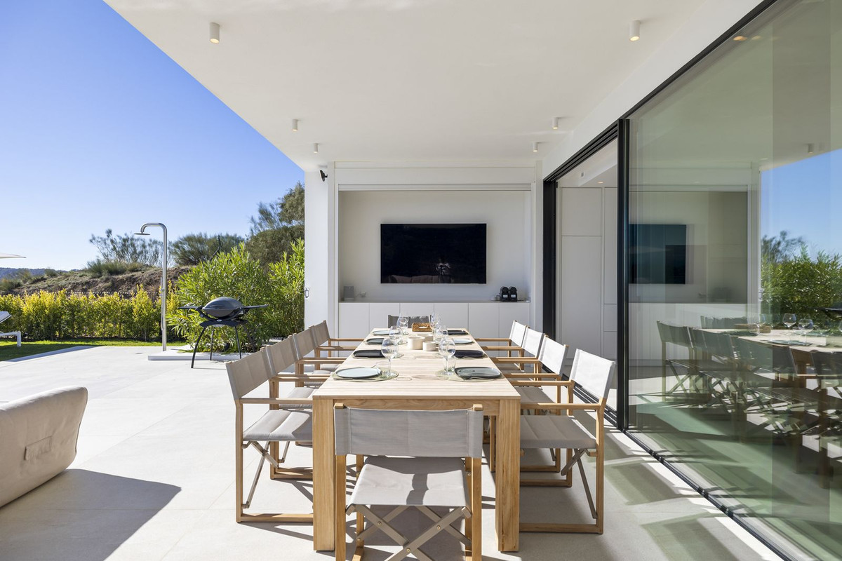 6 Bedroom Villa for Sale in Benahavís — 6