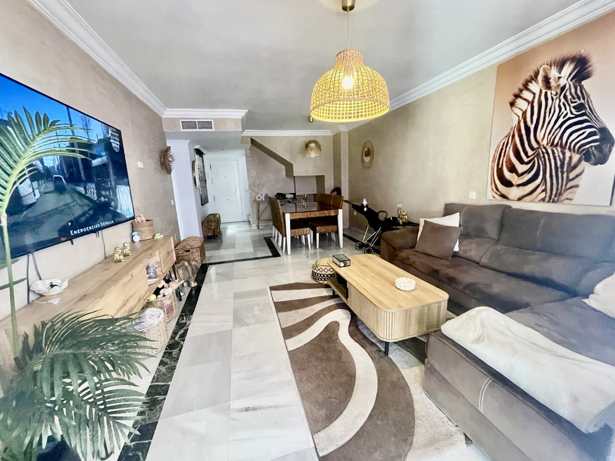 3 Bedroom Apartment for Sale in The Golden Mile — 2