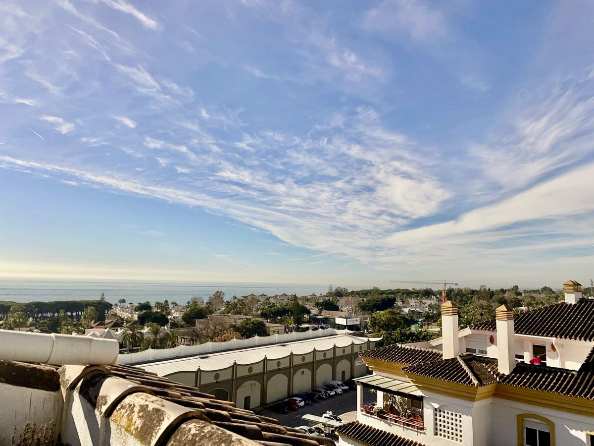 3 Bedroom Apartment for Sale in The Golden Mile — view 12