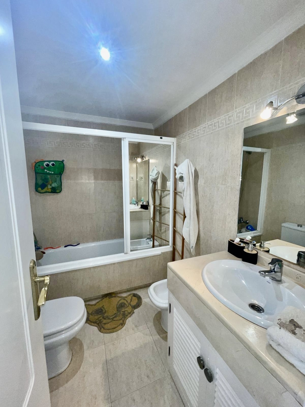 3 Bedroom Apartment for Sale in The Golden Mile — view 14