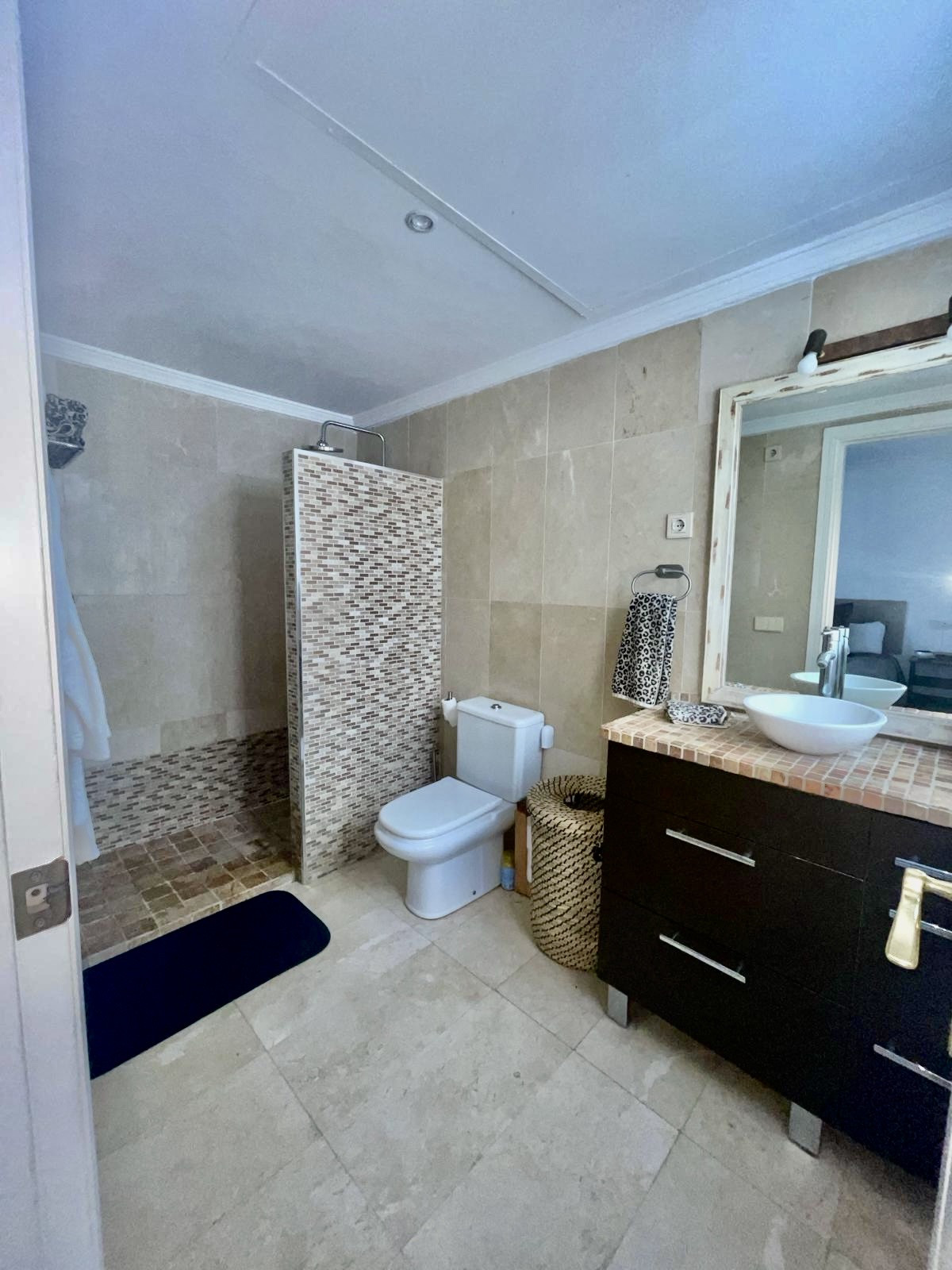 3 Bedroom Apartment for Sale in The Golden Mile — view 15
