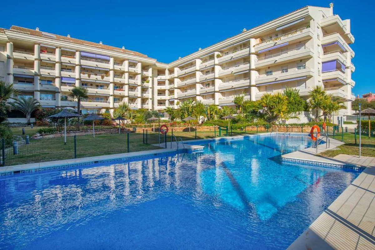 3 Bedroom Apartment for Sale in The Golden Mile — view 18