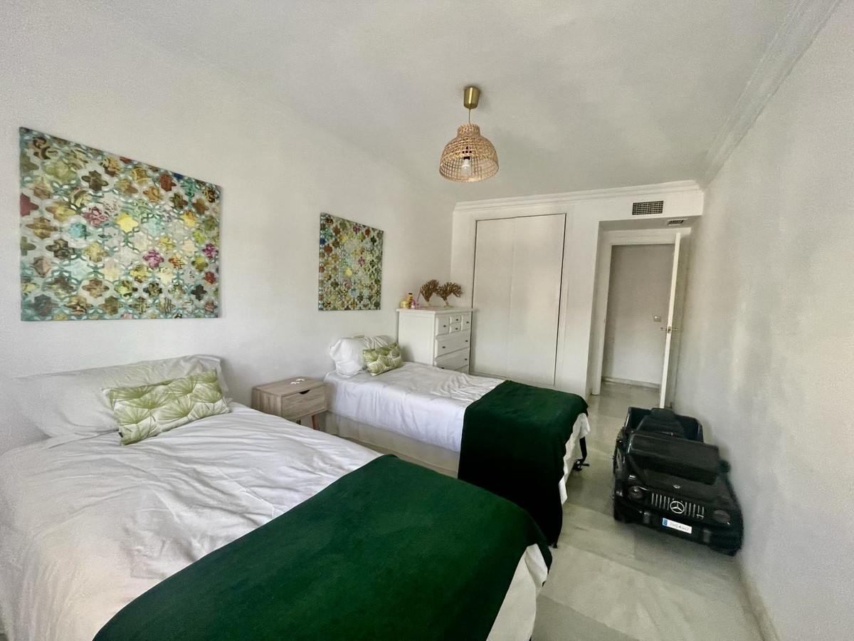 3 Bedroom Apartment for Sale in The Golden Mile — 9