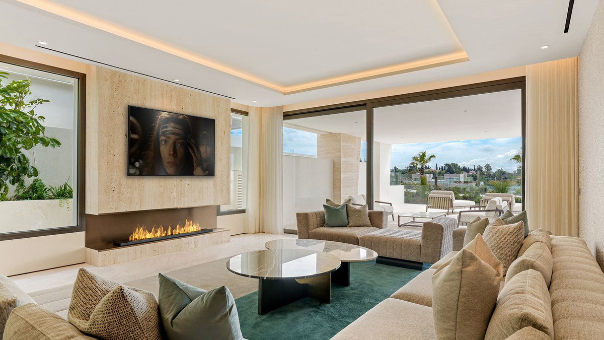 4 Bedroom Apartment for Sale in The Golden Mile — 4