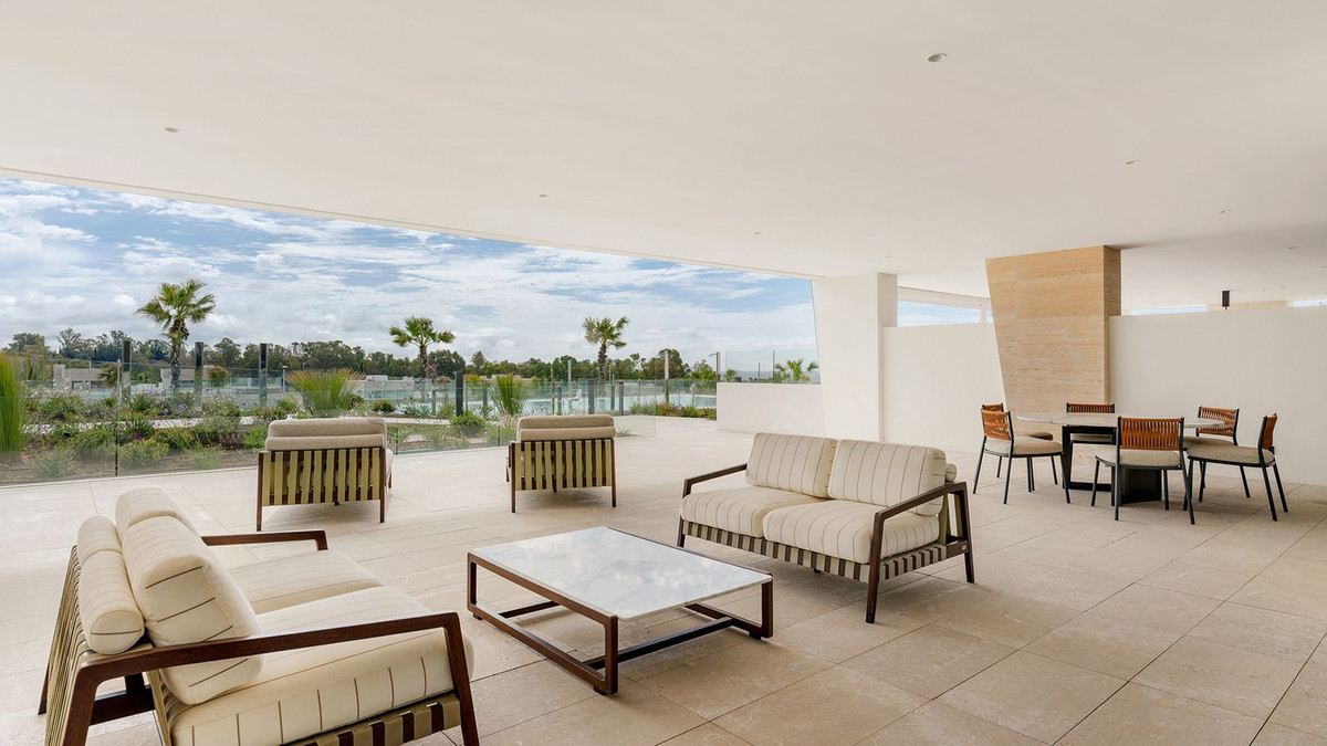 4 Bedroom Apartment for Sale in The Golden Mile — 8