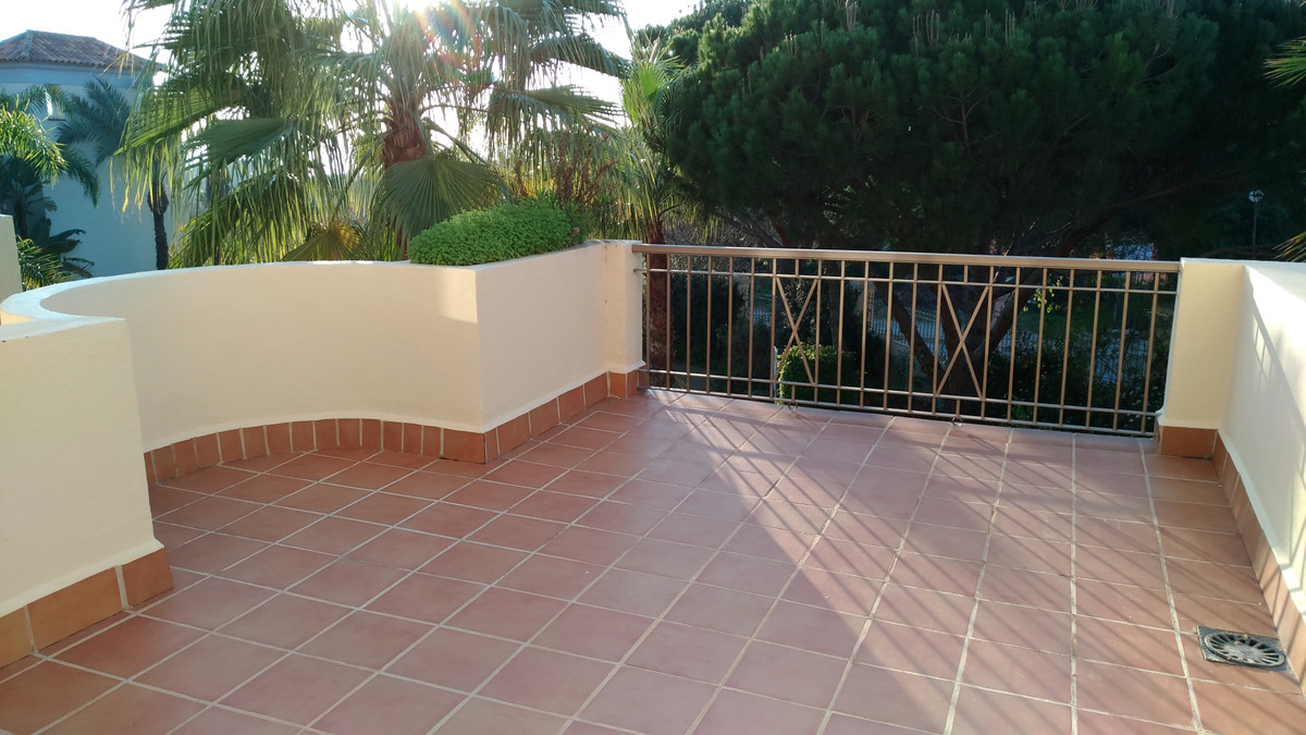 2 Bedroom Apartment for Sale in Marbella — view 17