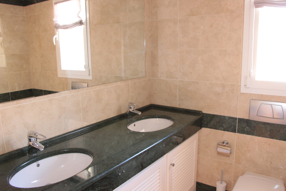 2 Bedroom Apartment for Sale in Marbella — 6