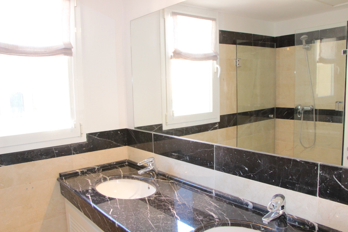 2 Bedroom Apartment for Sale in Marbella — 7