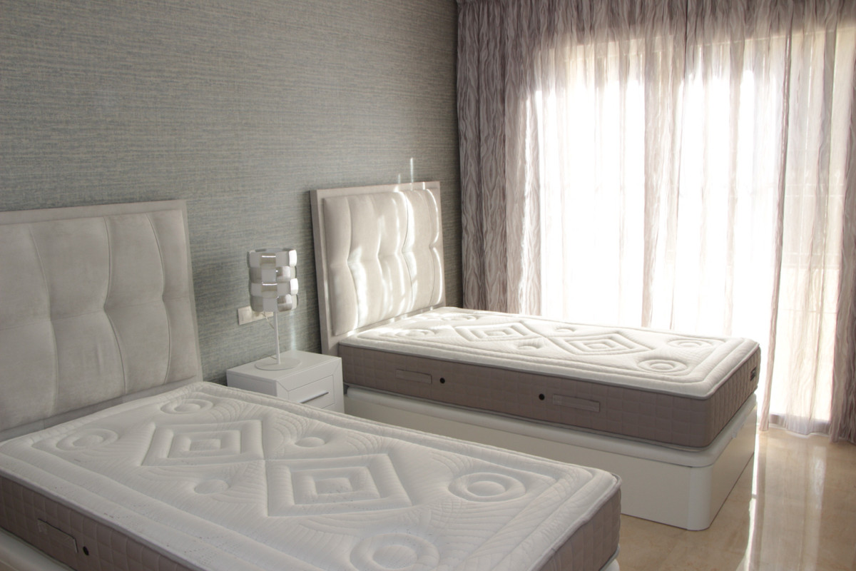 2 Bedroom Apartment for Sale in Marbella — 8