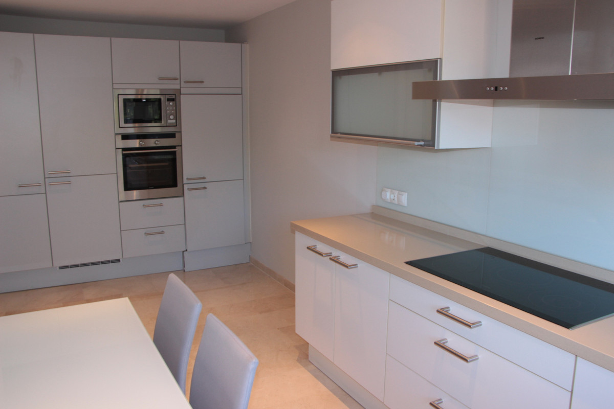 2 Bedroom Apartment for Sale in Marbella — view 10