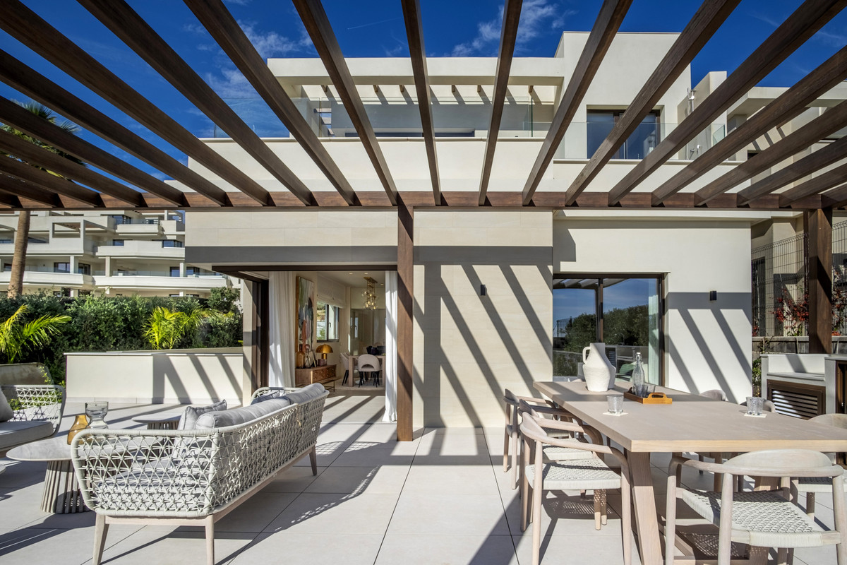 5 Bedroom Villa for Sale in New Golden Mile — view 15