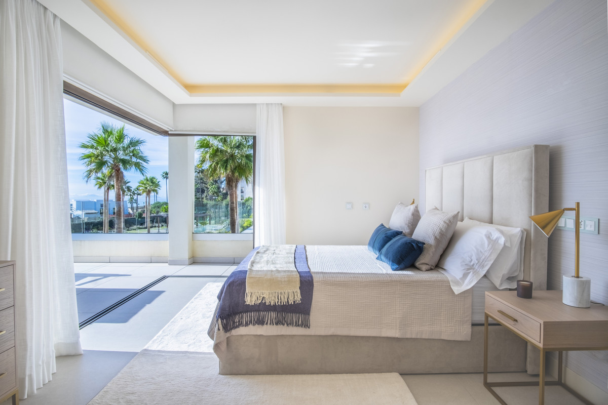 5 Bedroom Villa for Sale in New Golden Mile — view 18