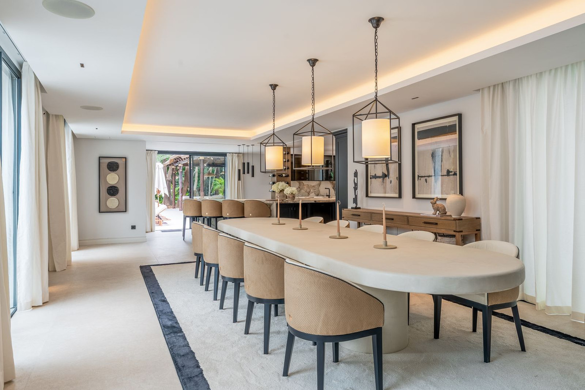 5 Bedroom Villa for Sale in Nueva Andalucía — view 13