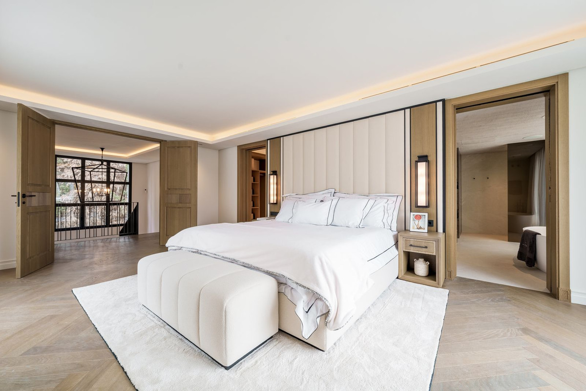 5 Bedroom Villa for Sale in Nueva Andalucía — view 19