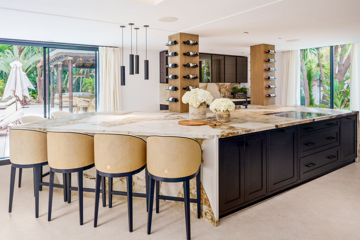 5 Bedroom Villa for Sale in Nueva Andalucía — 9
