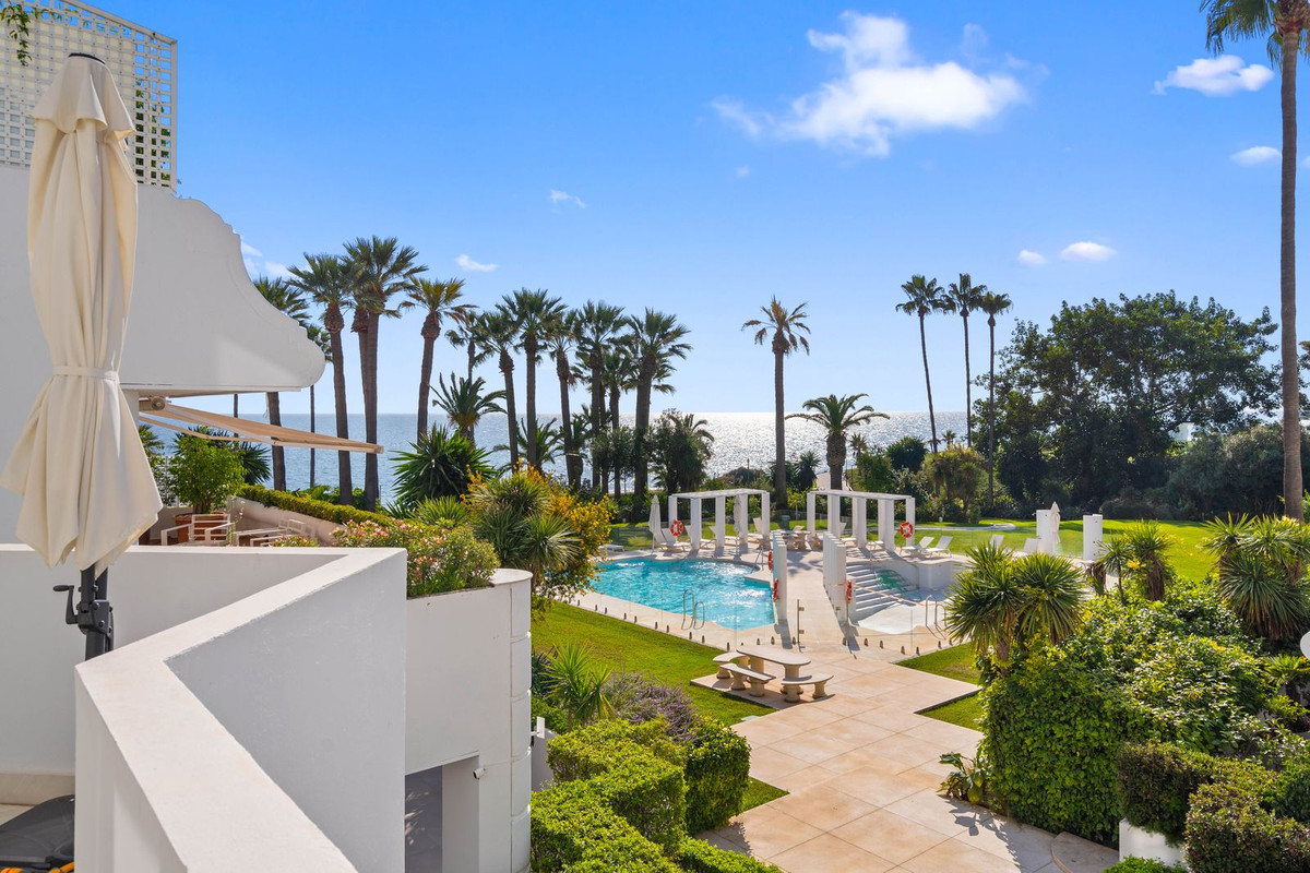 2 Bedroom Apartment for Sale in New Golden Mile