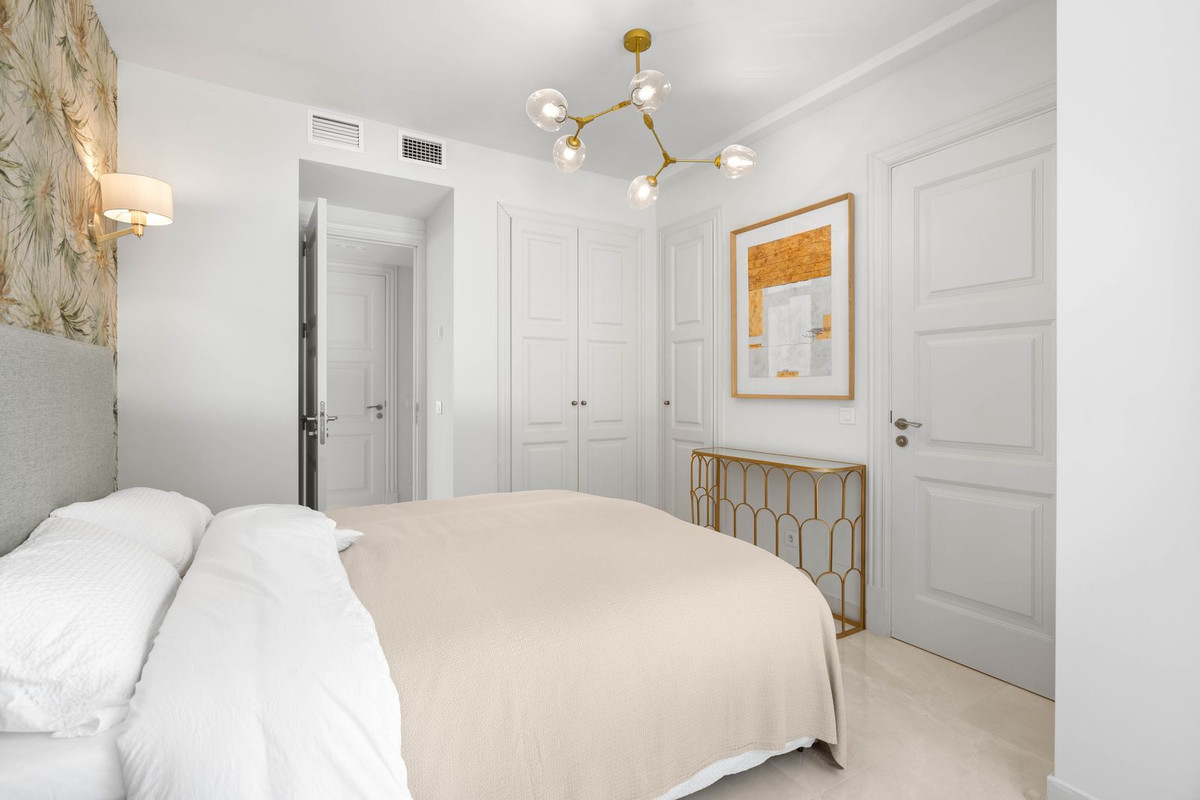 2 Bedroom Apartment for Sale in New Golden Mile — view 17