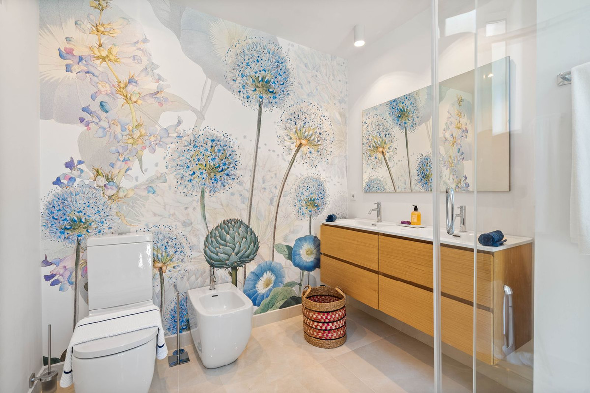 2 Bedroom Apartment for Sale in New Golden Mile — view 18