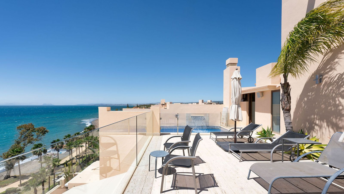 6 Bedroom Apartment for Sale in Estepona — 4