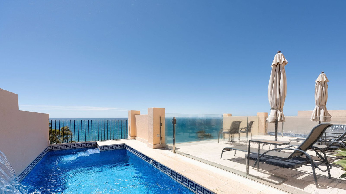 6 Bedroom Apartment for Sale in Estepona — 5
