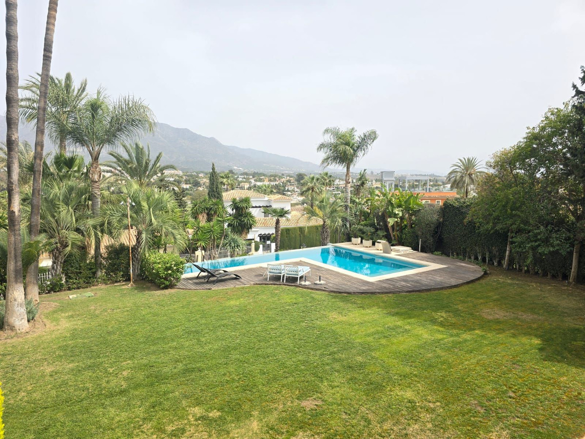 6 Bedroom Villa for Sale in Marbella — 2
