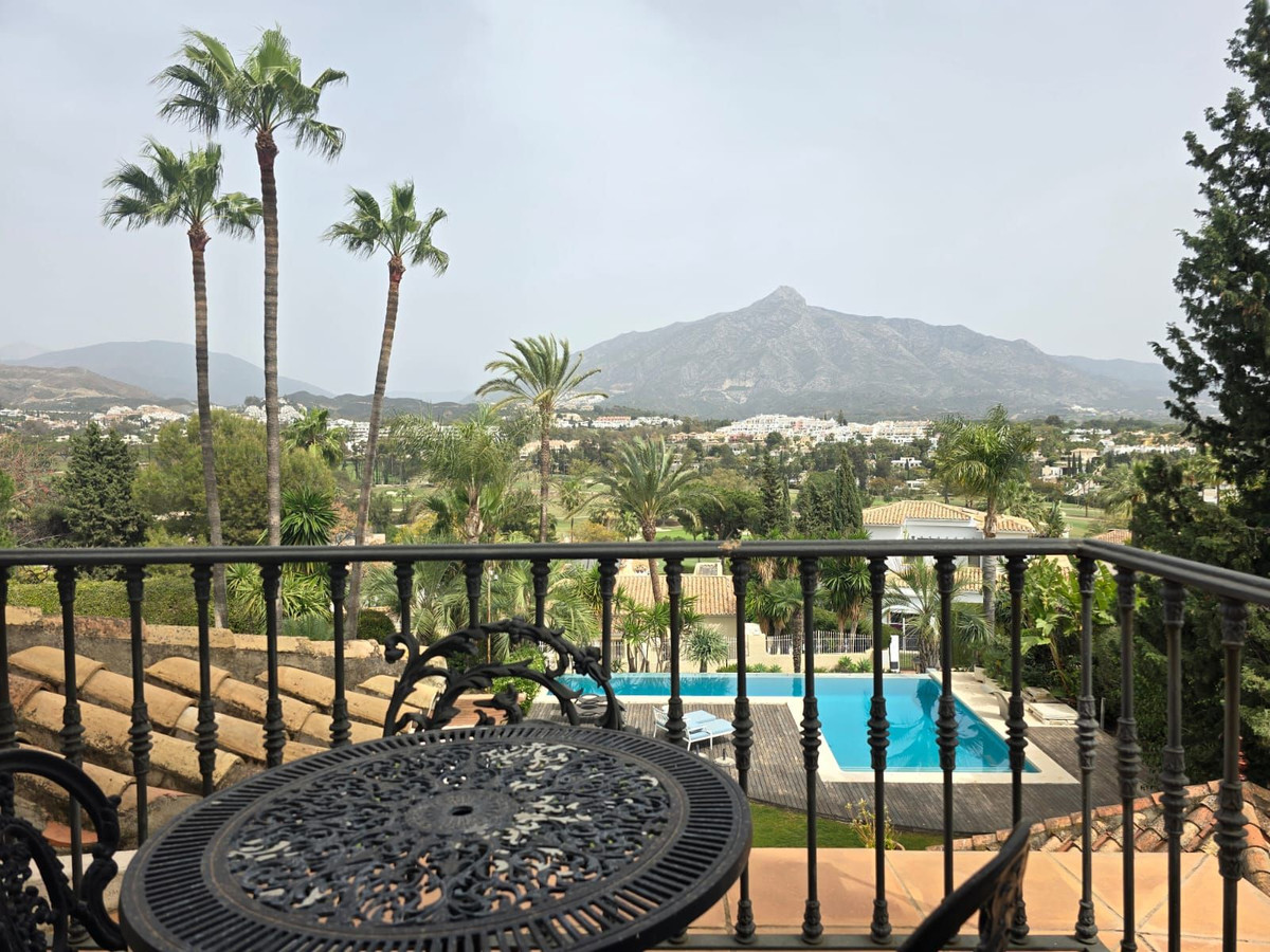 6 Bedroom Villa for Sale in Marbella — view 18