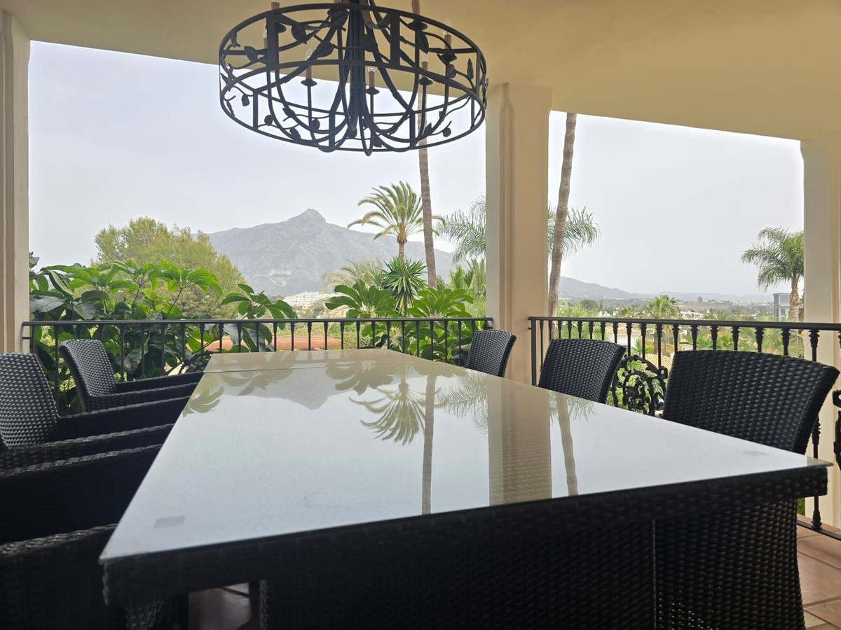 6 Bedroom Villa for Sale in Marbella — 4