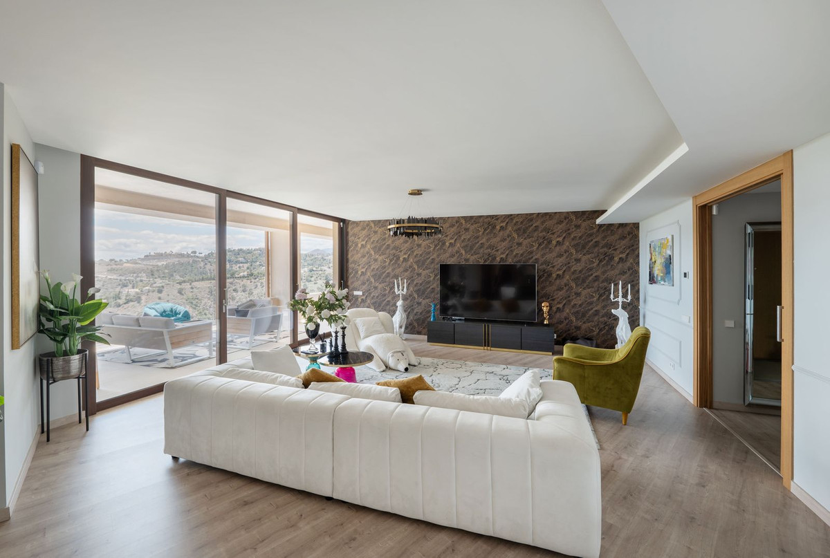 4 Bedroom Apartment for Sale in La Quinta — view 2