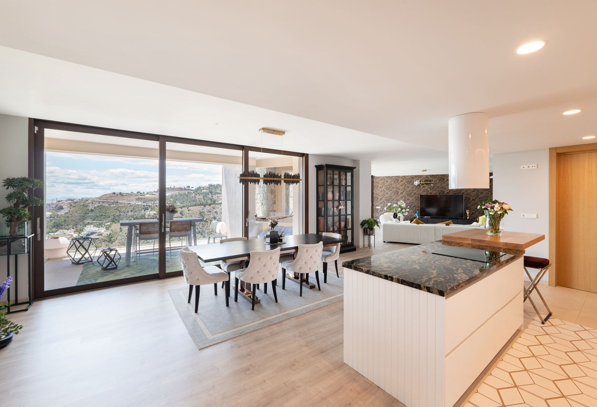 4 Bedroom Apartment for Sale in La Quinta — view 13