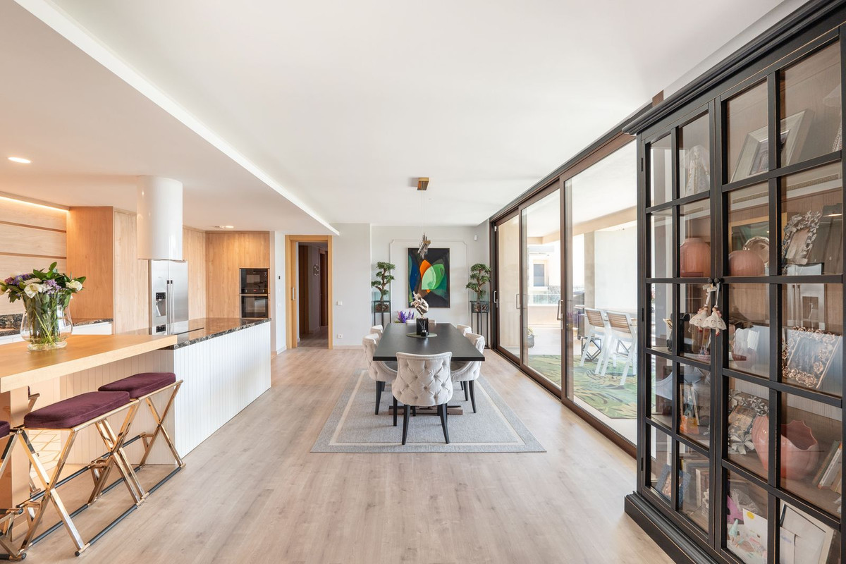 4 Bedroom Apartment for Sale in La Quinta — view 17