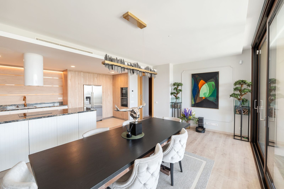 4 Bedroom Apartment for Sale in La Quinta — view 20