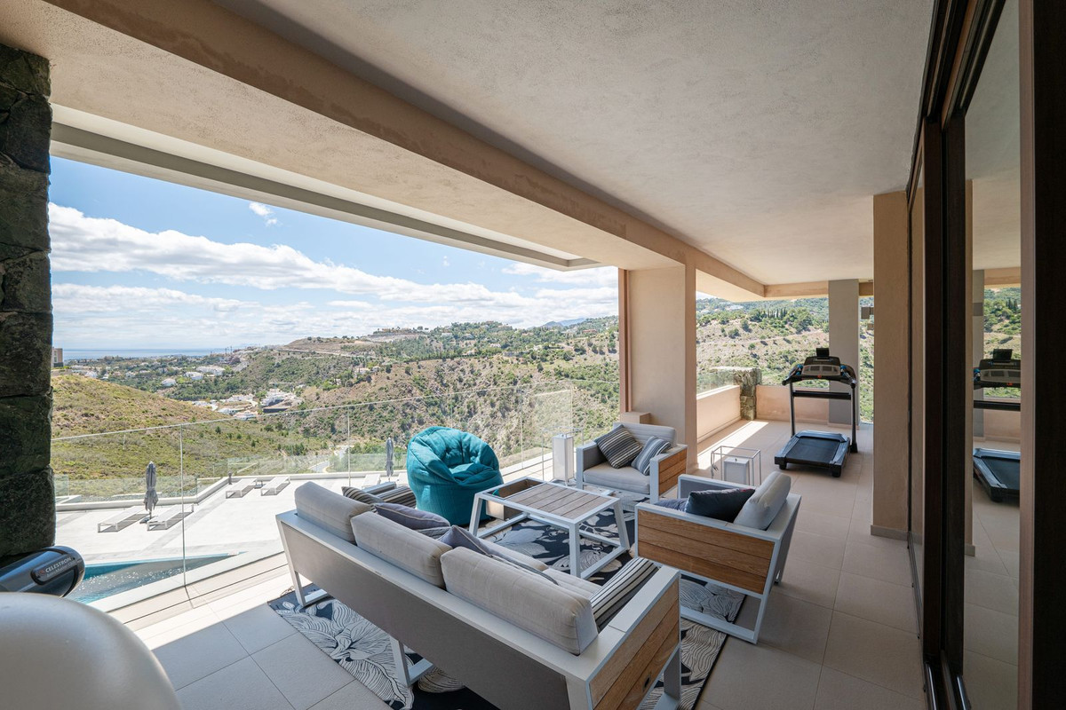 4 Bedroom Apartment for Sale in La Quinta — view 3