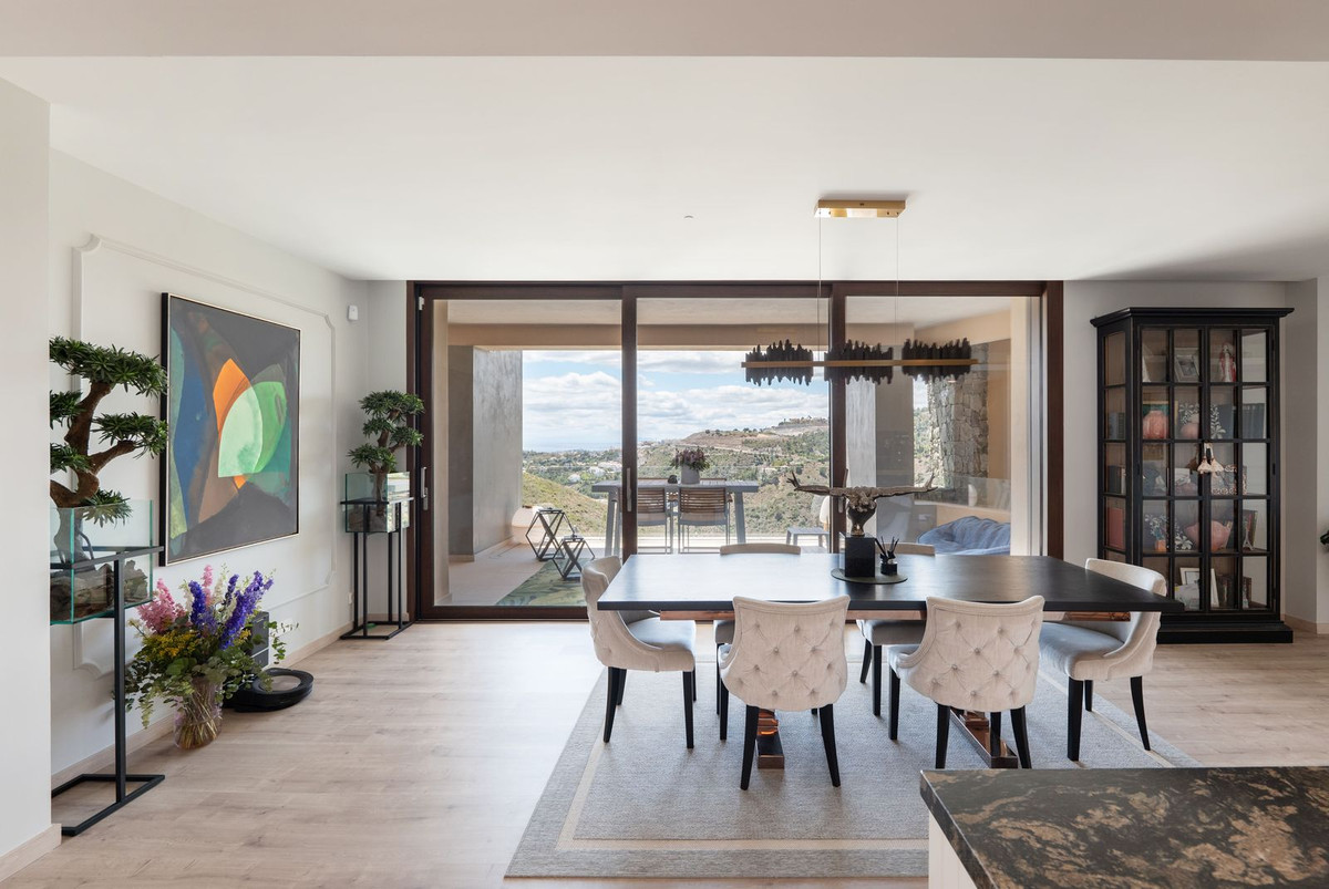 4 Bedroom Apartment for Sale in La Quinta — view 6
